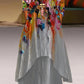 Dámské šaty s kulatým výstřihem a nepravidelným dlouhým rukávem s květinovým potiskem